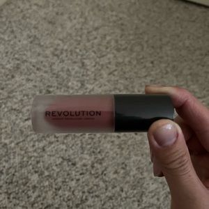 NWT Makeup Revolution Matte Bomb Liquid Lipstick